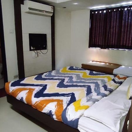 Sai Vasant Vihar Hotel Ширди Екстериор снимка